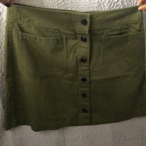 Made well hunter green skirt